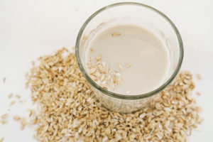 Ist Hafermilch die gesunde Alternative zur Kuhmilch
